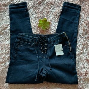 TOMMY HILFIGER HIGH WAISTED JEANS 🍂